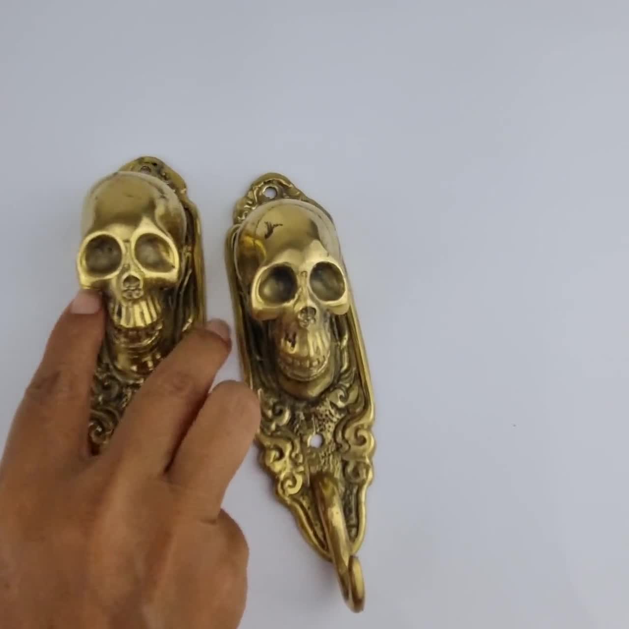 Maske Braun Kettenanhänger aus Knochen mit 2 Löchern ca 6,0 x 3,5 cm 