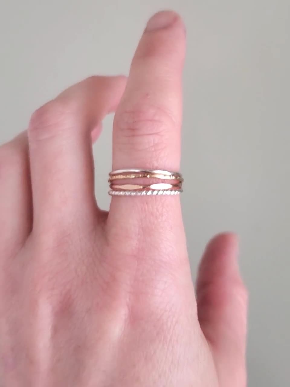 Sieraden Ringen Stapelbare ringen ZILVER & GOUD stapelringen gele sterling zilveren roségouden ringen. minimalistische ringen stapelring set VIER gemengde metalen stapelringen 