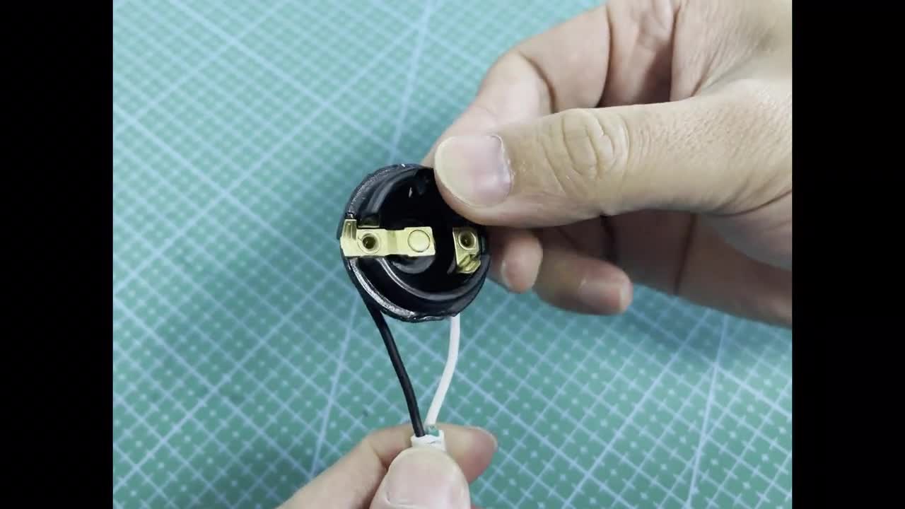 How To Repair Your Lamp Socket To Replace It With A New One