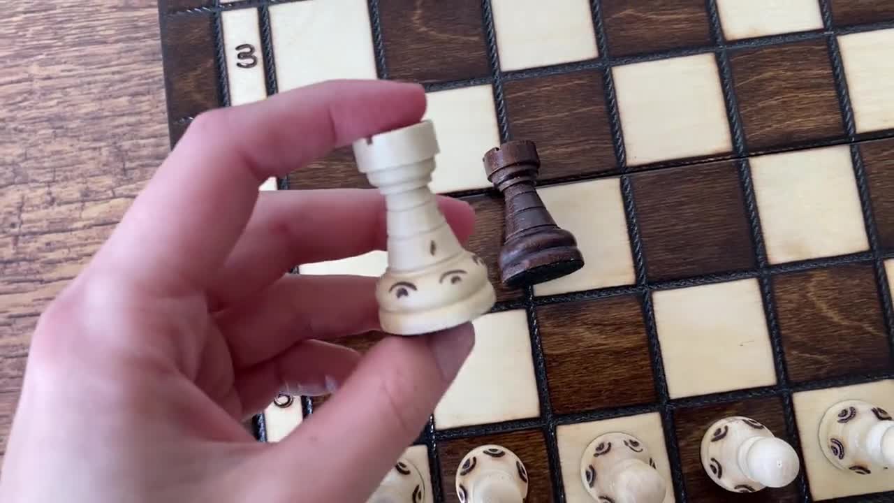 SUPERBE PERLE 35 cm/14" EUROPEN wooden chess set Toutes les pièces avec Burnt design! 