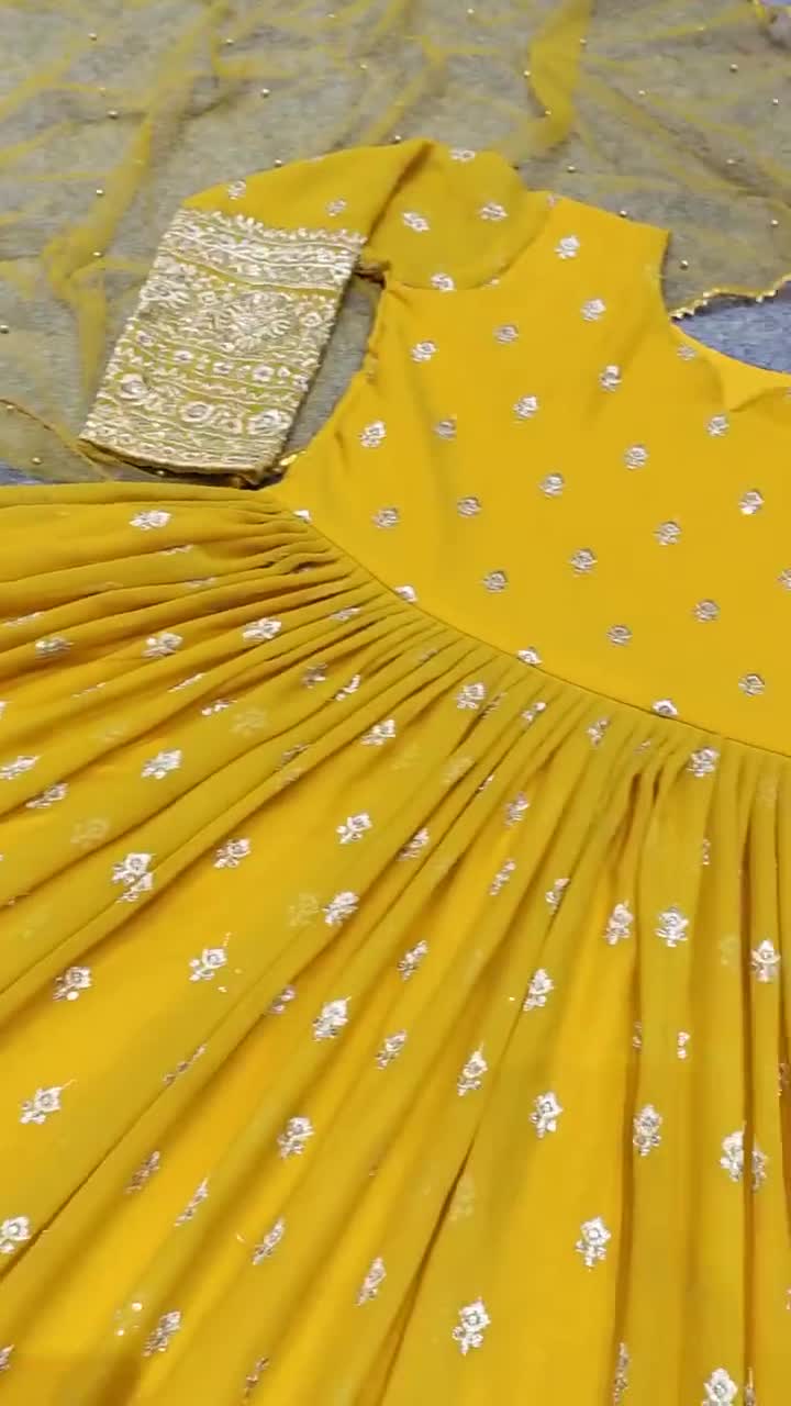Designer Yellow Georgette maxi met witte onderkant en dupatta met zardozi handborduursel Kleding Meisjeskleding Jurken 