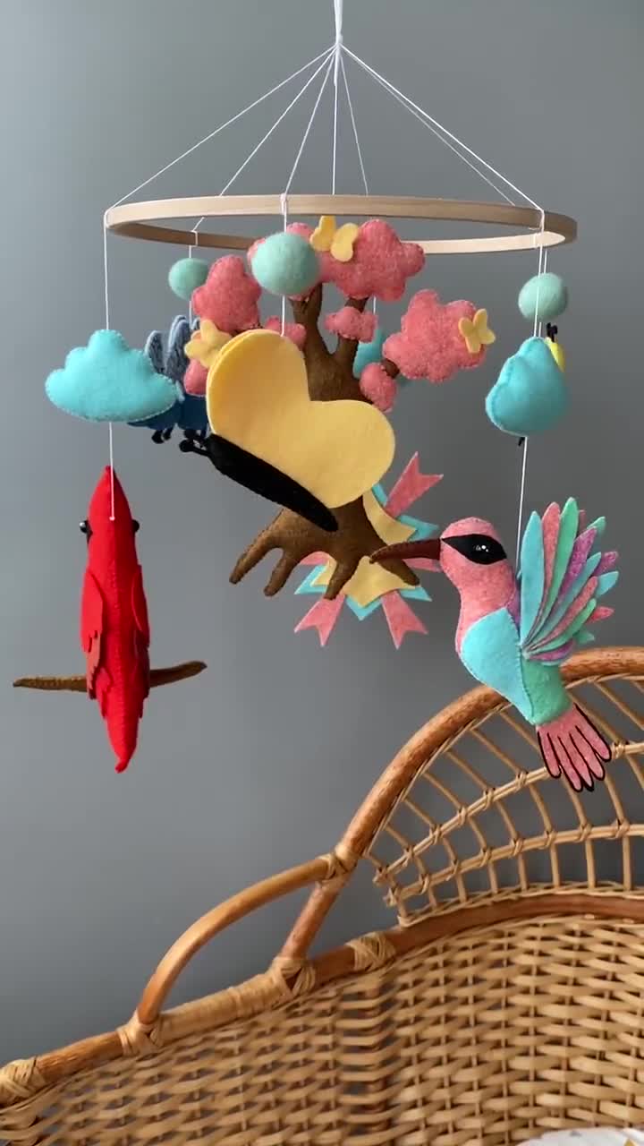 bee red cardinal Tropical birds baby mobile with hummingbird neutral baby mobile girl woodland blush and mint mobile nursery dragonfly