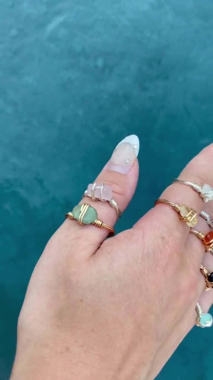 Sieraden Ringen Stapelbare ringen Dainty Crystal Ring Minimal Crystal Ring Dainty Gemstone Ring Unique Gemstone Rings Custom Dainty Crystal Wire Wrapped Rings 