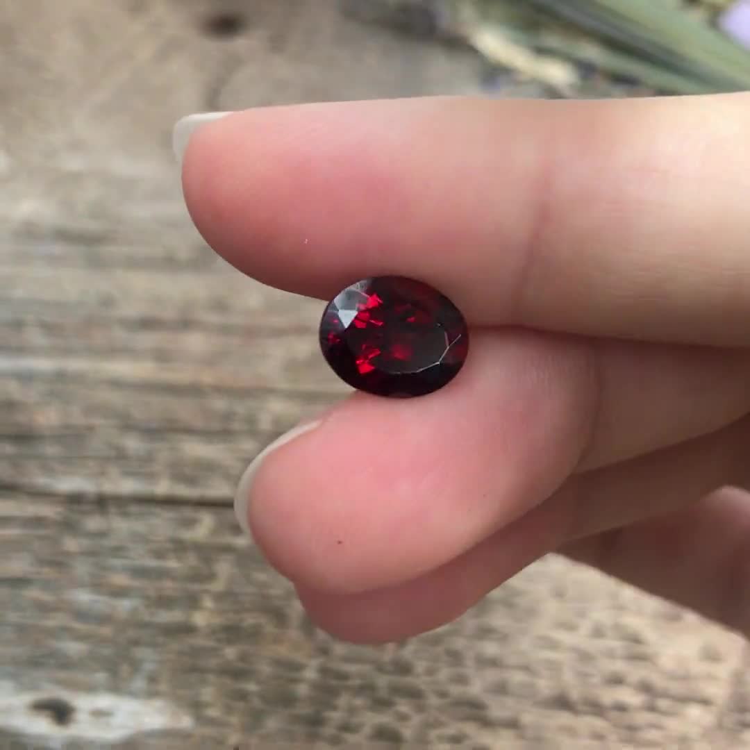 Reclaimed Recycled Gemstone Natural Deep Red Garnet Unmounted Faceted Loose Gemstone 3 carat 10x8mm Oval Cut