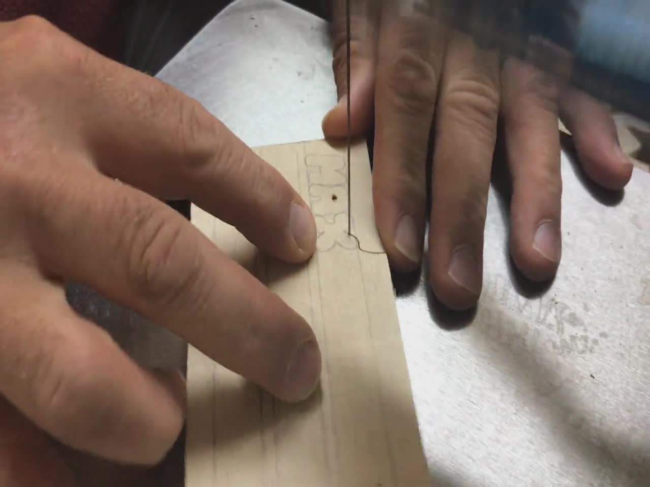 Schlüsselanhänger aus Holz = Zuhause ist wo wir zusammen sind 