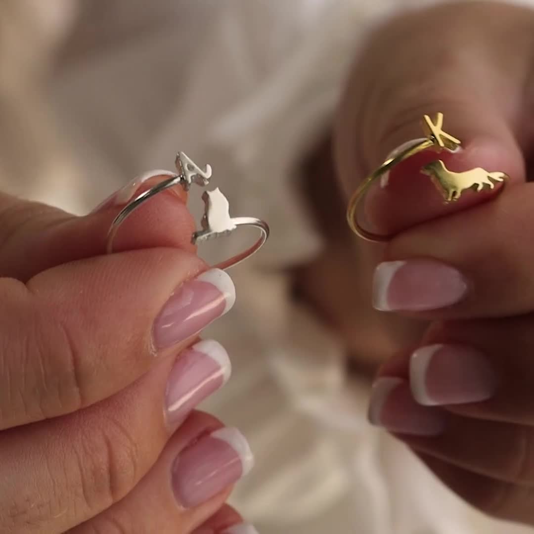 Sieraden Ringen Midiringen Duo Pet Initial Wrap Ring van Caitlyn Minimalist • Sierlijke Open Verstelbare Ring • Handgemaakte Pet Memorial Sieraden • Pet Lover Gift • RM62F88 