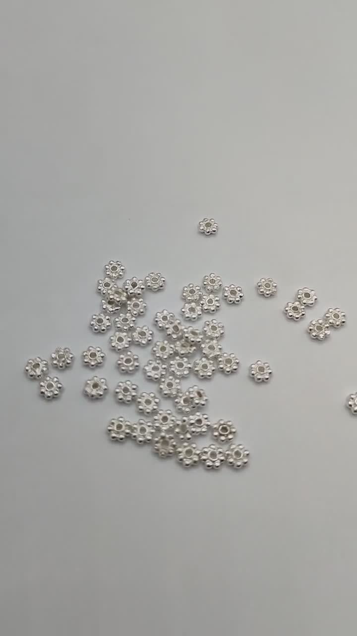 Pack Von 100 Perlen Abstandshalter Kappe Blumen Daisy 4,5mm Silber Dark Schmuck 