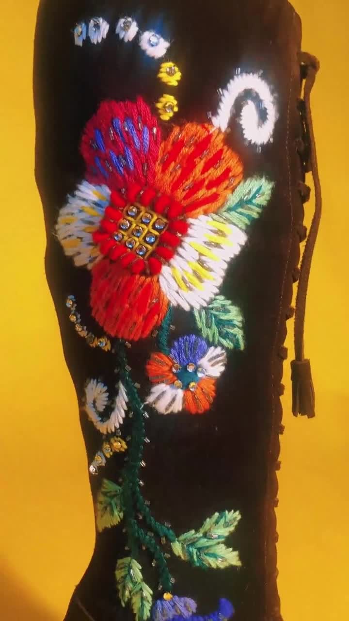 Penny Lane vegan embroidered boots! Magical 1960s 1970s go go style faux leather hippie boots with floral embroidery. Soooo dreamy....
