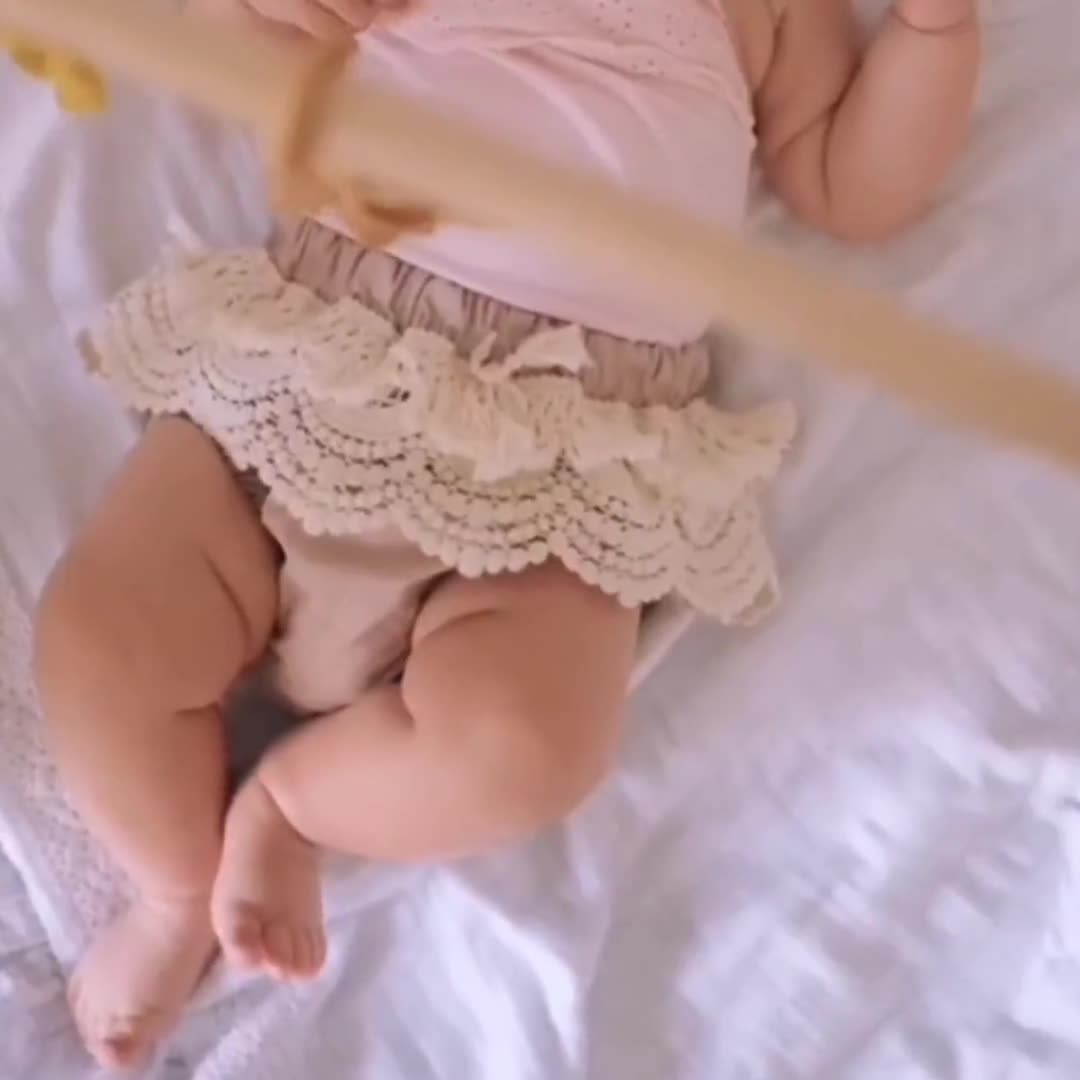 Kleding Unisex kinderkleding Unisex babykleding Broekjes Luierbroekjes & Ondergoed Bloomer baby met handgebreide bandjes 