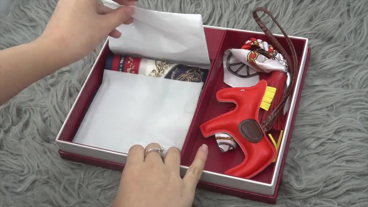Coffret boîte cadeau Écharpe en mousseline de SOIE  70 x 170 cm très légère 