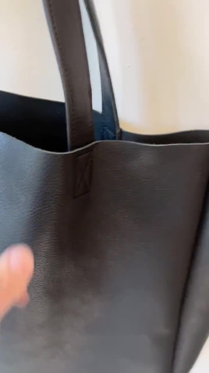 black leather tote shoulder bag