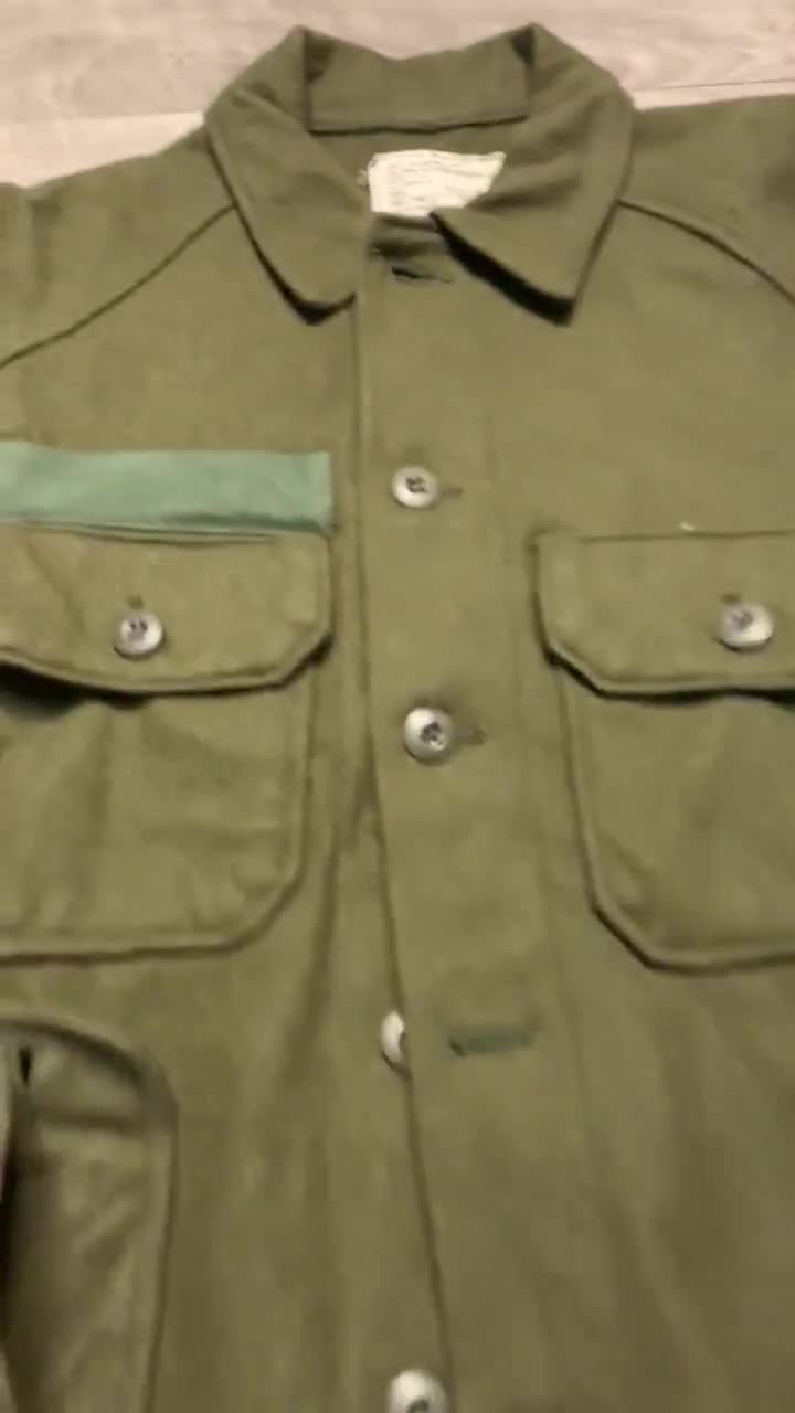 Vintage Post Vietnam US Army OG-108 wol koud weer veld shirt jas gemaakt in de VS maat klein gedateerd 1977 Kleding Herenkleding Overhemden & T-shirts Oxfords & Buttondowns 