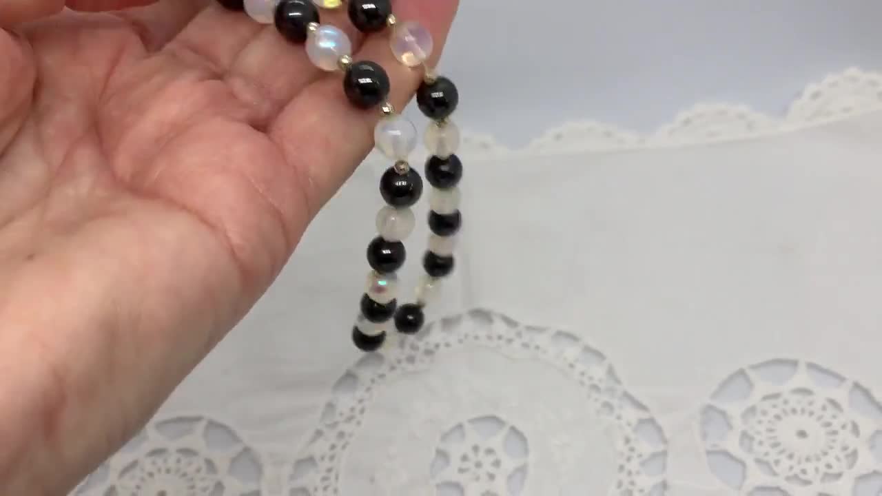 Gesamtlänge ca 46 cm Halskette Perlenkette schwarz weiß Glasperlen
