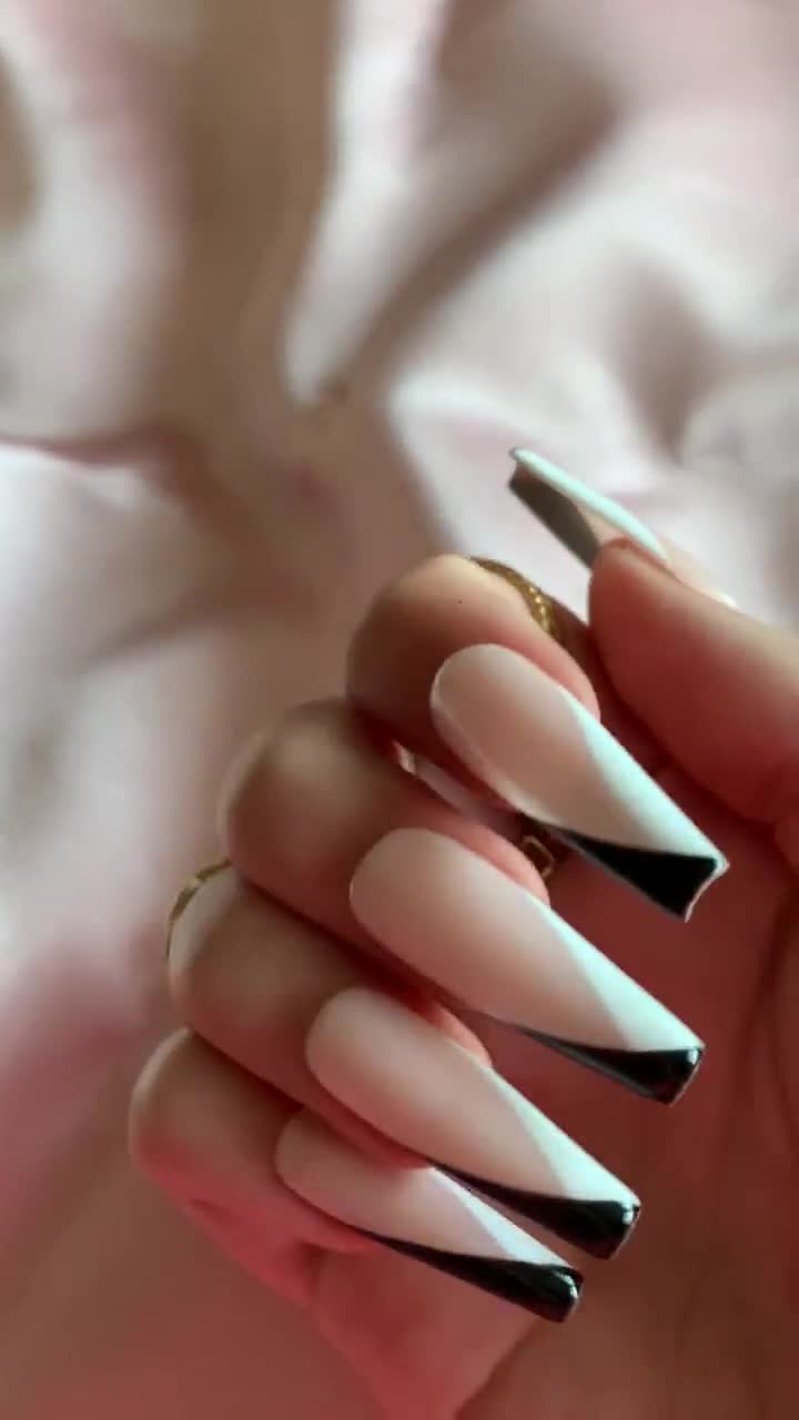 Black and White V Tip Nails - Etsy