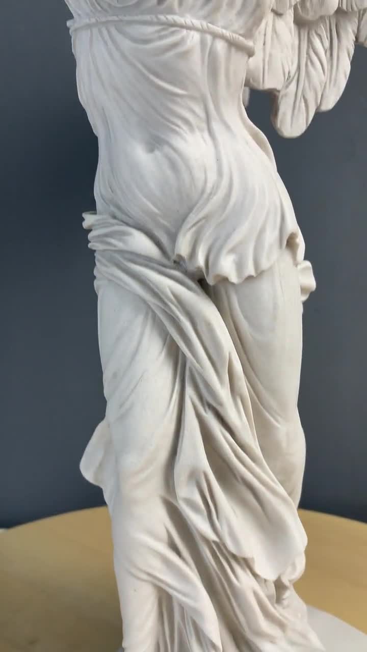 Blanco POHOVE Estatua de la victoria alada de Samotracia Diosa Escultura Diosa Figura de Escritorio Ornamento para Hotel Oficina Hogar Dorado Diosa Nik e escultura